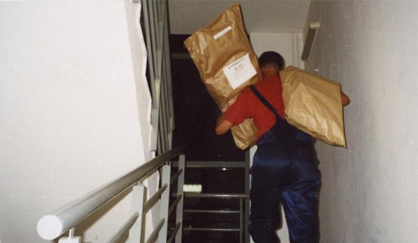 В Министерстве труда запретили мужчинам поднимать тяжести более 50 кг