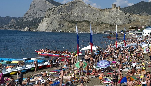 В Крыму отдохнули более 4 миллионов туристов