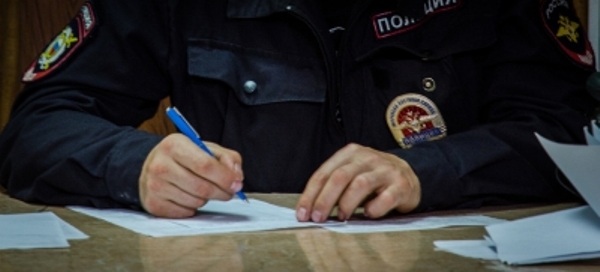 Полиция Ленинского района устанавливает лиц, причастных к совершению преступления