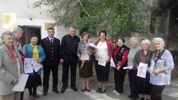Полицейские Ленинского района совместно с Общественным Советом провели акцию «С заботой о пожилом человеке»