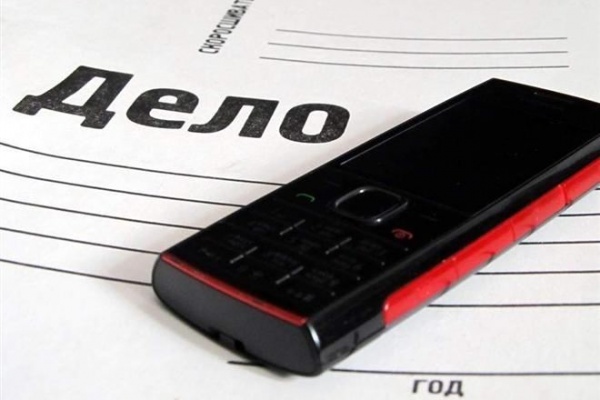 Полицейские Ленинского района оперативно установили подозреваемого в краже мобильного телефона