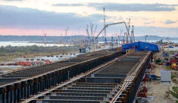 Строители Керченского моста начали укладку дорожного полотна