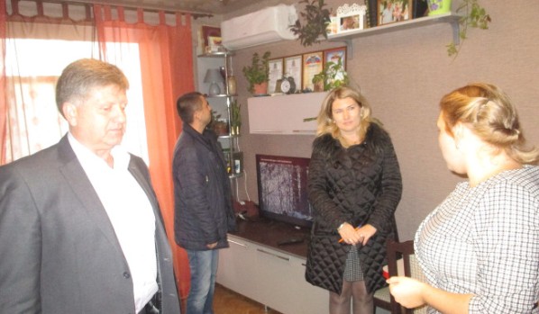 Глава Администрации Ленинского района посетил приемную семью в г. Щелкино