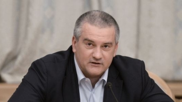 Сергей Аксенов собирается сваливать мусор под окнами руководителей муниципалитетов