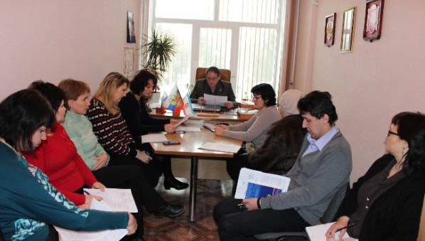 Олег Попов провел заседание рабочей группы Ленинского района по вопросам поступления налогов, сборов, имущественных платежей