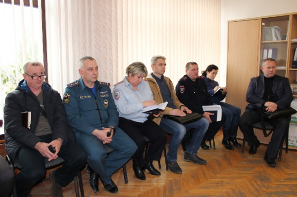 Александр Хохлов провел заседание комиссии по безопасности дорожного движения