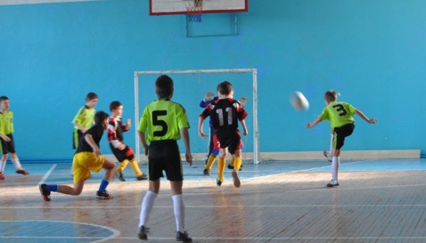 Рустем Решетов принял участие в открытии 3 тура Зимнего первенства Ленинского района по мини-футболу