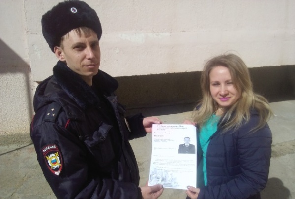 «8 марта – в каждый дом»: Участковые Ленинского района поздравляют женщин с наступающим праздником Весны