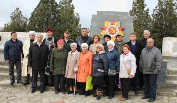 В Ленино прошел антитеррористический митинг