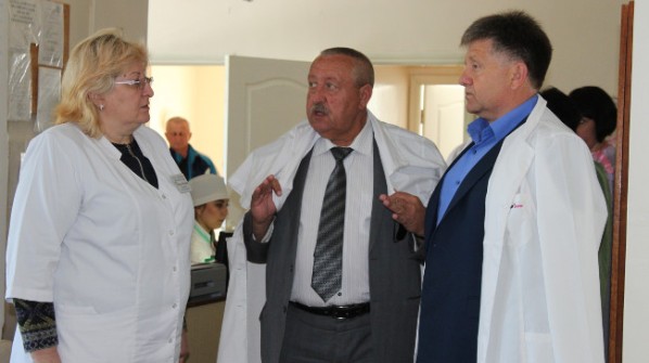 Александр Мачусский посетил Ленинскую ЦРБ