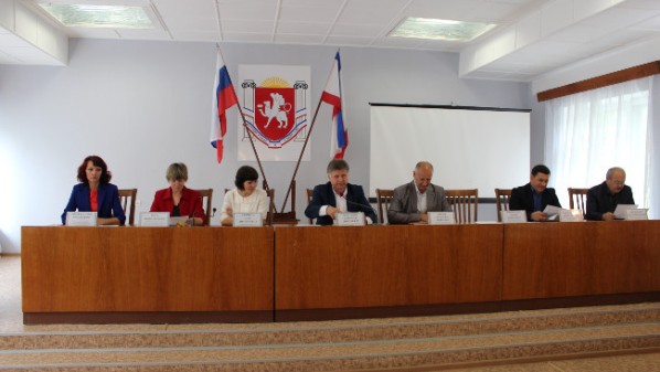 Глава Администрации Ленинского района Александр Мачусский провел очередное заседание коллегии