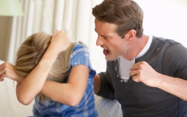 Житель Ленинского района подозревается в причинении телесных повреждений своей супруге