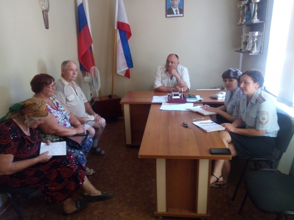 Полиция идет в народ