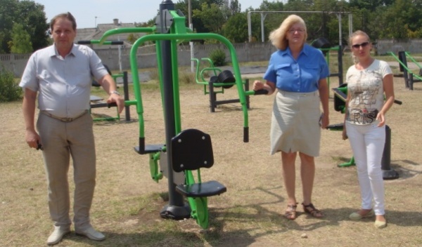 Заместитель Главы Администрации Ленинского района Олег Попов посетил спортивные площадки Ленинского района