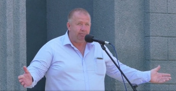 Мэру Ленино объяснили политику партии