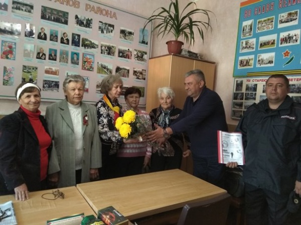 В Республике Крым полицейские и представители общественных советов присоединились к акции «С заботой о пожилом человеке»