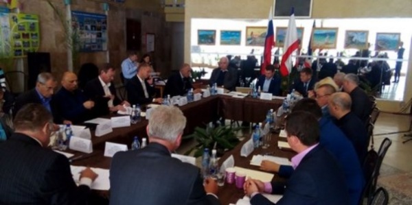 Профильный парламентский Комитет разработает дорожную карту по решению проблем Ленинского района в сфере ЖКХ