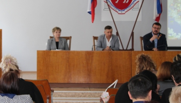 В Ленинском районе состоялся методический семинар по вопросу внедрения примерных образовательных программ дополнительного образования военно-патриотического кружка «ЮНАРМИЯ»