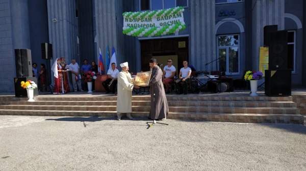 Ленинский район отпраздновал религиозный мусульманский праздник "Курбан-байрам"