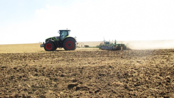 Сельскохозяйственные предприятия Ленинского района приступили к уборке подсолнечника