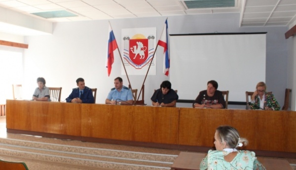 В Администрации Ленинского района прокурором Ленинского района Никитой Гаврилюком и заместителем прокурора Эрнестом Бекировым был проведен прием граждан