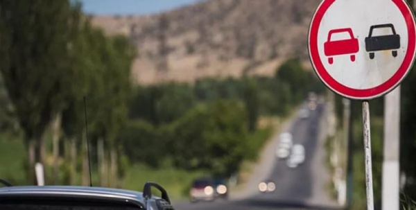 ГИБДД проверяет соблюдение водителями правил обгона