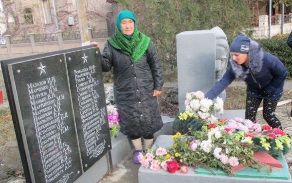 В Ленинском районе открыли мемориальную доску защитнику Сталинграда