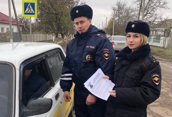 ​В Ленинском районе сотрудники полиции провели акцию «Осторожно, мошенники!»