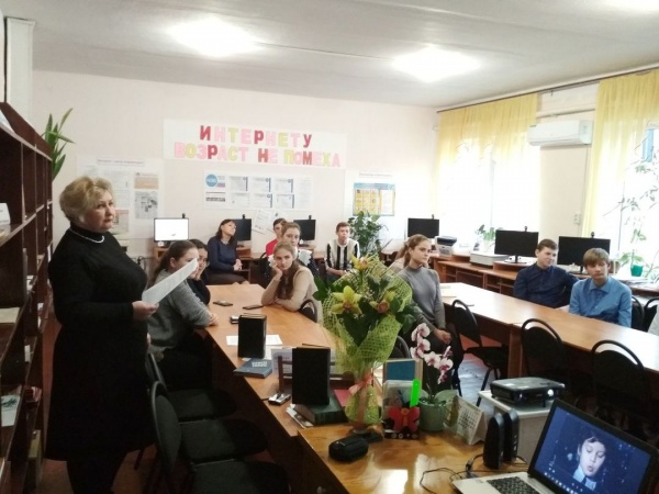 Юные школьники пгт Ленино приняли участие в устном журнале «В творческом мире Даниила Гранина»