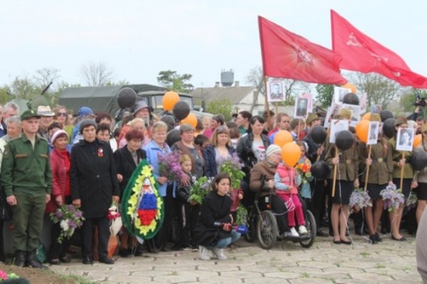 В Ленинском районе с воинскими почестями перезахоронили останки 82-х бойцов и командиров Красной Армии