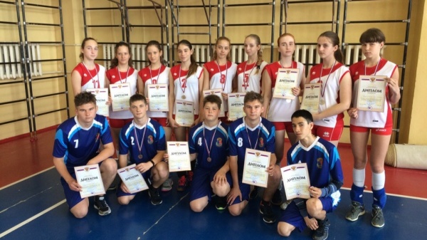 Команда Ленинского района заняла третье место на всероссийских соревнованиях по волейболу "Серебряный мяч" среди школьников в Южном федеральном округе