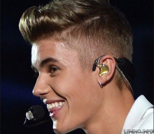 Джастин Бибер стал «певцом года» по версии  MTV