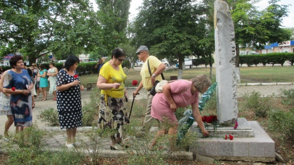 В посёлке Ленино почтили память жертв депортации из Крыма армян, болгар и греков