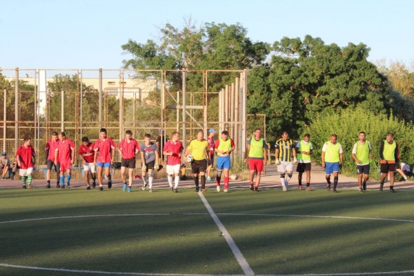 В рамках празднования Дня молодежи состоялись товарищеские матчи по футболу «Доверяй, играя!»