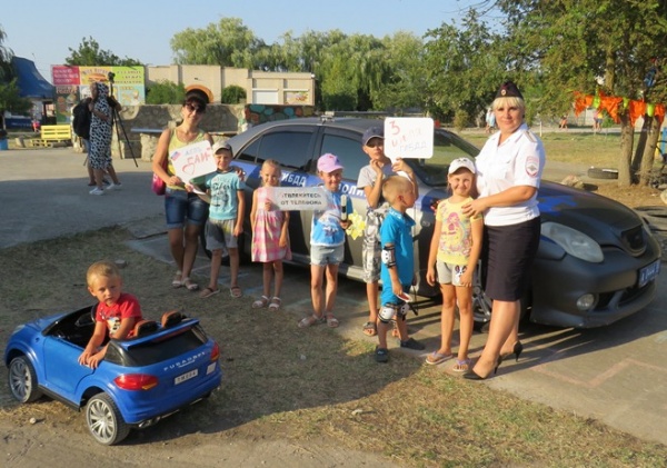 Госавтоинспекция провела в г.Щелкино  акцию по безопасности пешеходов