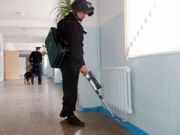 Крымчанина не взяли на работу и он решил "заминировать" учреждение