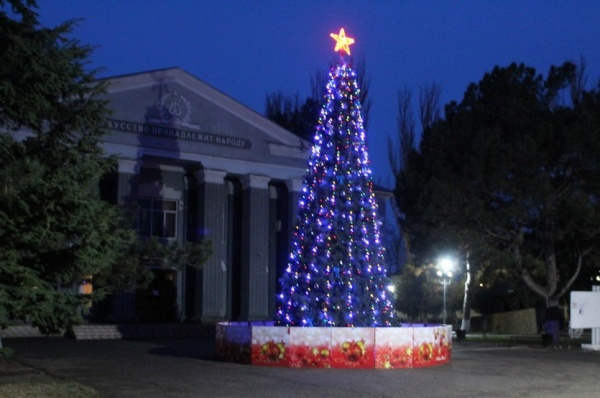 Посёлок Ленино засверкал яркими огнями