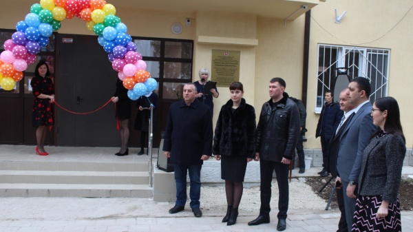 В посёлке Ленино состоялось торжественное открытие центральной районной библиотеки после капитального ремонта