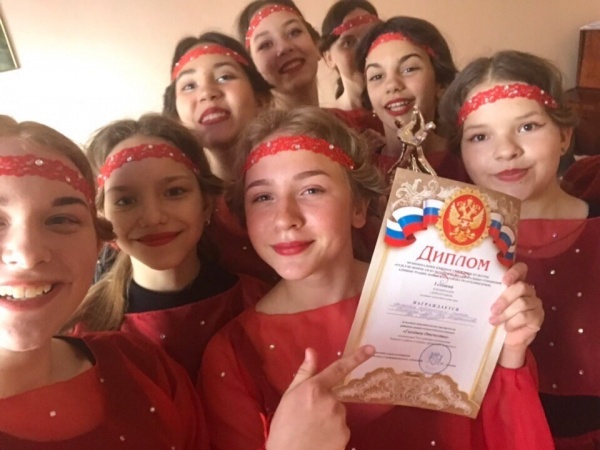 Ансамбля современного танца «Палитра» поселка Ленино ищет спонсоров