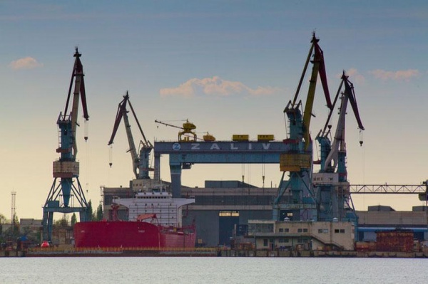 Привилегию работать в Крыму по спецуказу получили не все