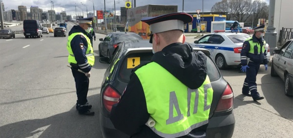 В Ленинском районе на нарушителя самоизоляции заведут дело за дачу взятки