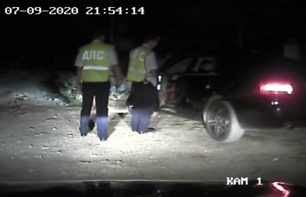 Сотрудники ГИБДД в Ленинском районе не позволили нетрезвому водителю разъезжать по поселку, отстранив его от управления автомобилем