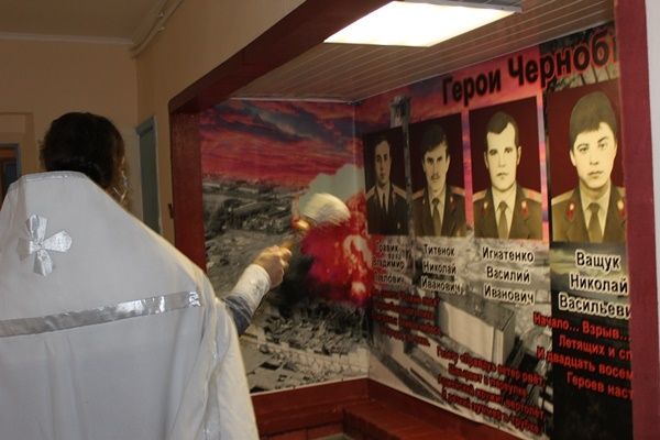 В рамках Дня спасателя в пожарной части г. Щелкино прошел торжественный молебен