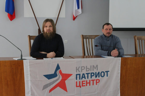 В Администрации Ленинского района состоялась встреча с начальником зонального центра по подготовке к военной службе и патриотическому воспитанию Андреем Утенковым