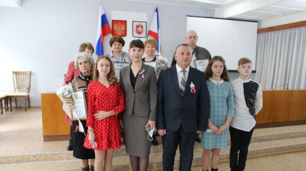 В Администрации Ленинского района состоялось торжественное собрание, посвященное 7-й годовщине Общекрымского референдума 2014 года и воссоединению Крыма с Россией