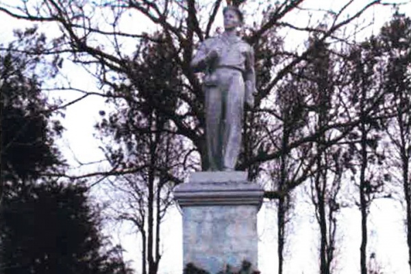 В Заветном установят памятник десантникам