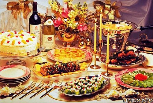 Как накрывают новогодний стол в разных странах мира