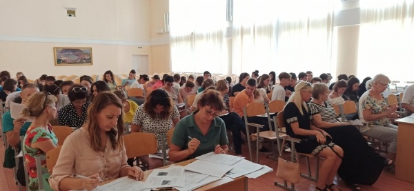 В Ленинском районе писали «Диктант Победы»