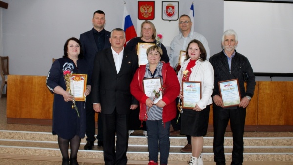 В Администрации Ленинского района прошло торжественное собрание, приуроченное ко Дню местного самоуправления