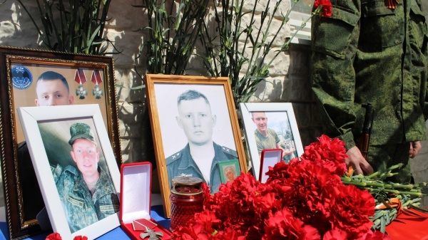 В селе Войково открыли мемориальную доску в память погибшего при исполнении воинского долга Кирилла Еремеева